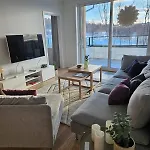 Ny I Nytt Bygg I Naturskjonne Omgivelser!