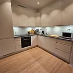 Apartamento Ny I Nytt Bygg I Naturskjonne Omgivelser!