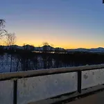 Ny I Nytt Bygg I Naturskjonne Omgivelser! *