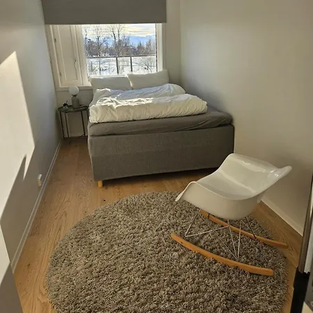 Ny I Nytt Bygg I Naturskjonne Omgivelser! * 特罗姆瑟